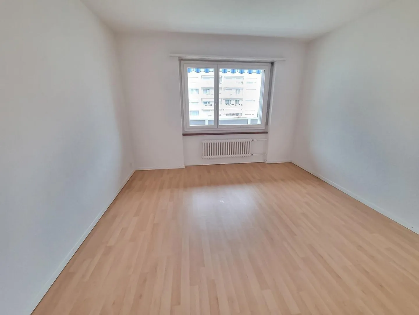 Bel appartement avec balcon - avec un environnement verdoyant ! - Photo 6 sur 9
