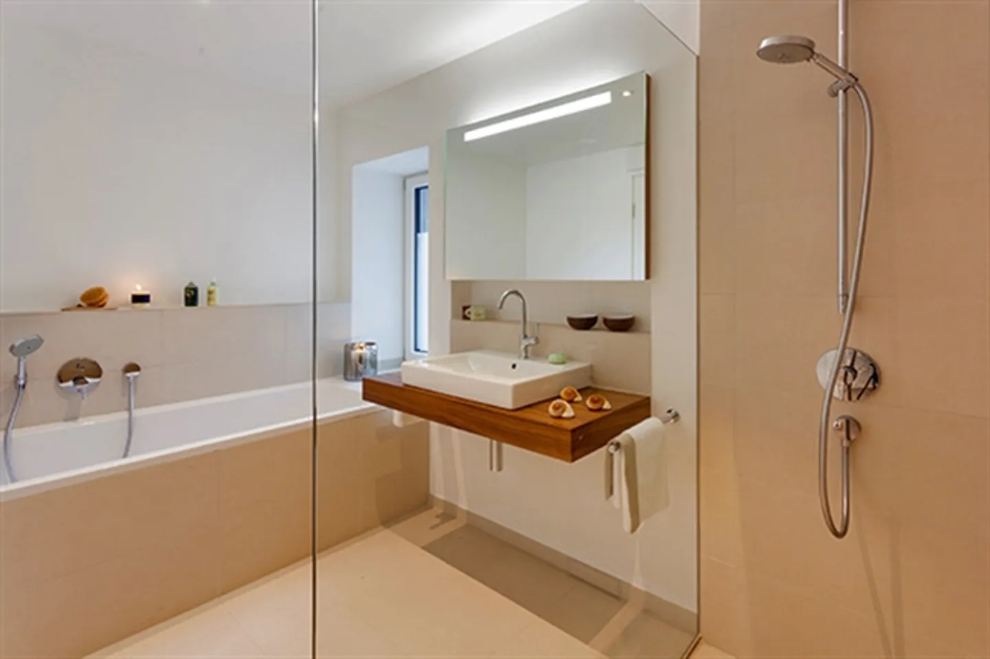 Appartamento luminoso e senza barriere con vista sulle montagne e finiture di alta qualità - Foto 10 di 13