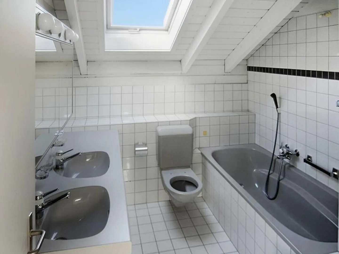 Appartement en duplex calme de 3,5 pièces avec balcon et cheminée - Photo 5 sur 9