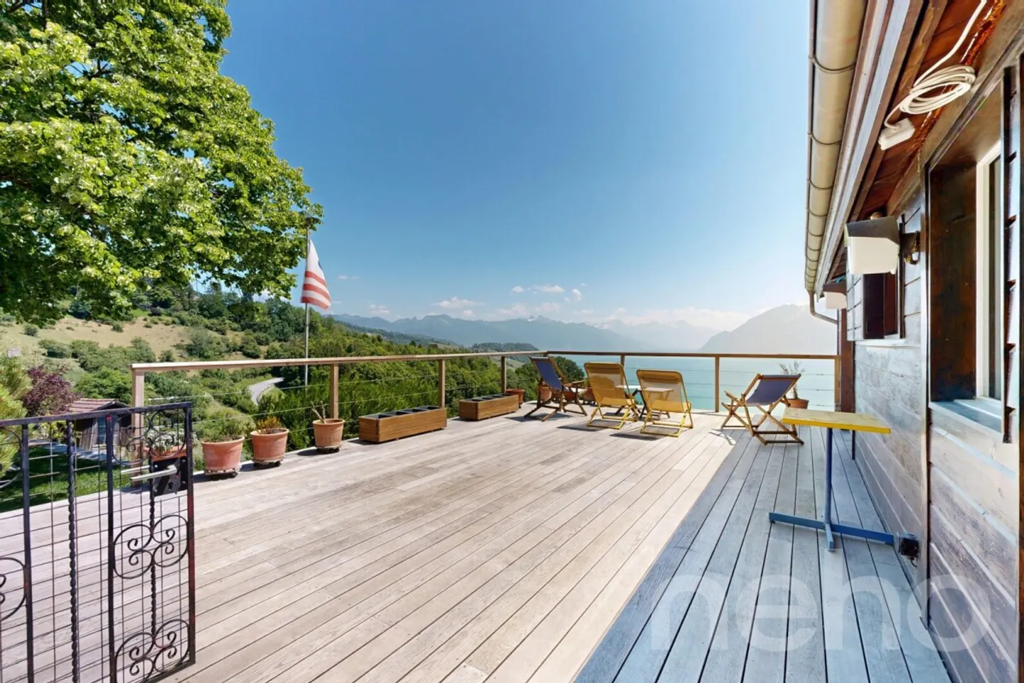 Chalet con vista sul lago - Foto 1 di 12