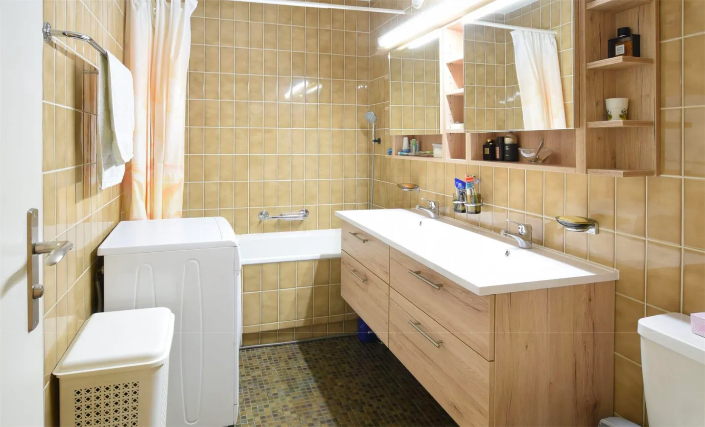 Vie familiale : Appartement rénové de 5,5 pièces dans un emplacement privilégié à Zollikerberg - Photo 8 sur 12