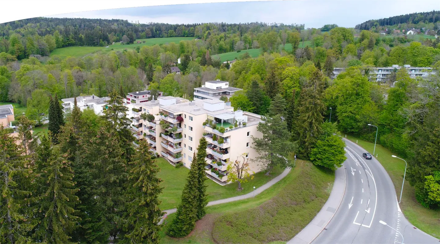 Vie familiale : Appartement rénové de 5,5 pièces dans un emplacement privilégié à Zollikerberg - Photo 11 sur 12