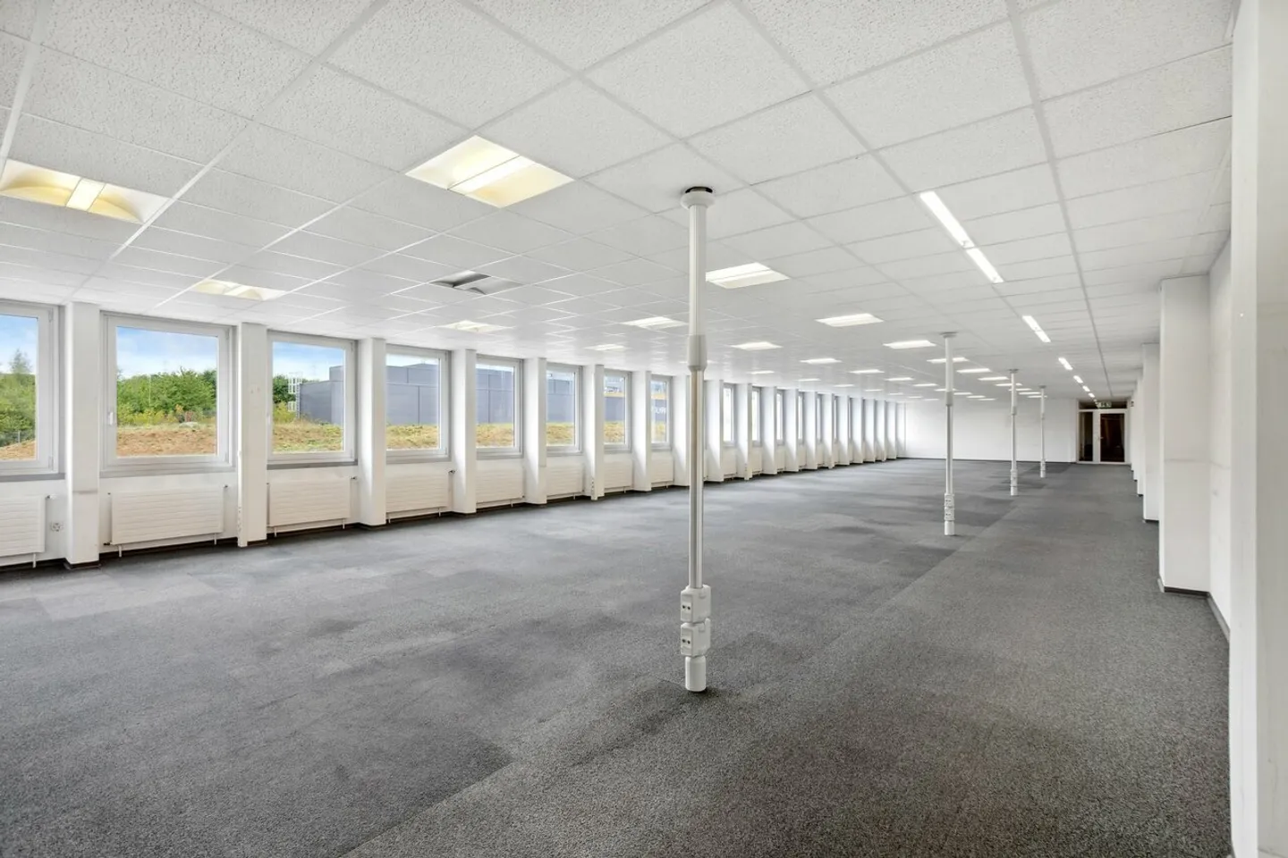 Uffici spaziosi di 250m2 - divisione possibile - Foto 2 di 7