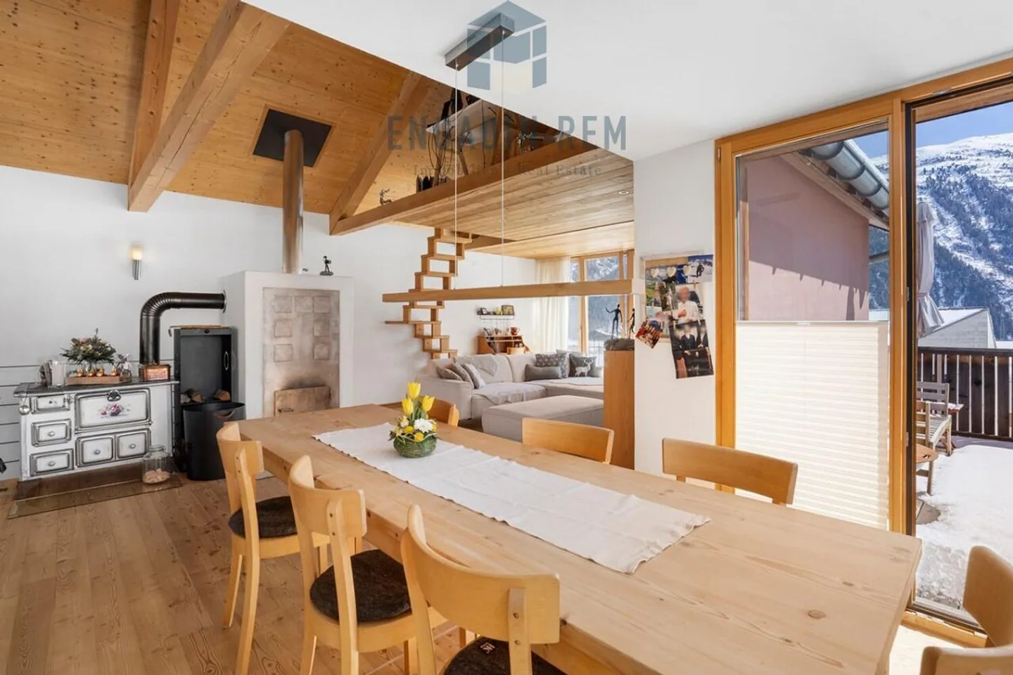 Three Floors Full of Possibilities: Detached House with a View - Photo 4 of 5