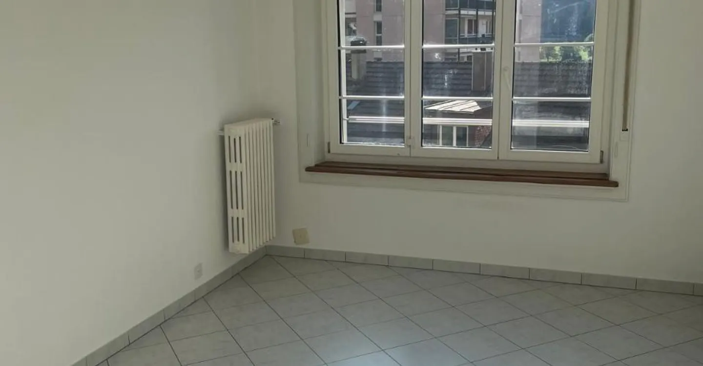 Bright 3.5-Room Apartment - Photo 2 of 5