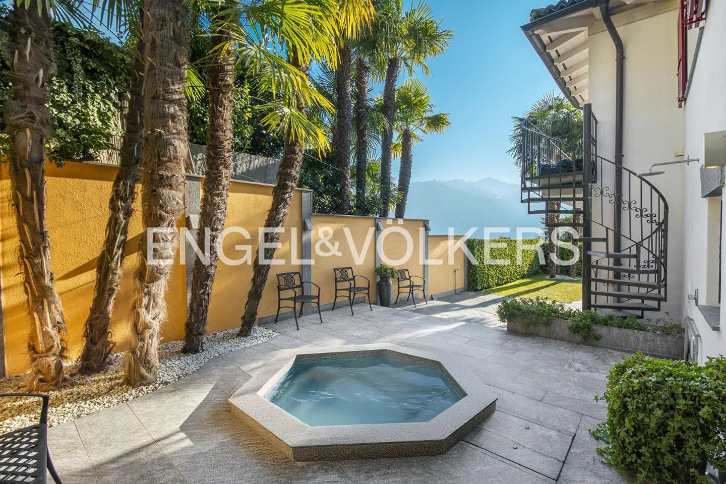 Palms, Sun and Lake View (46) - Photo 7 of 8
