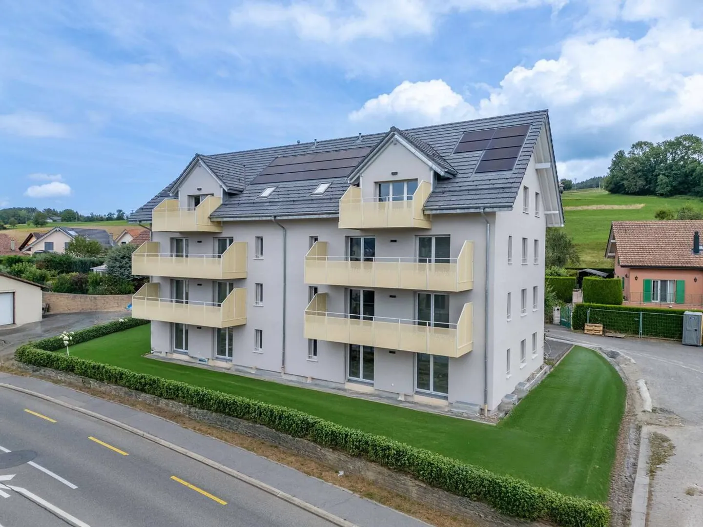Sehr schöne neue 4,5-Zimmer-Wohnung mit Garten - Foto 1 von 13