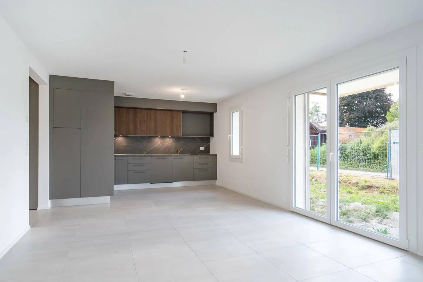 Sehr schöne neue 4,5-Zimmer-Wohnung mit Garten - Foto 2 von 13