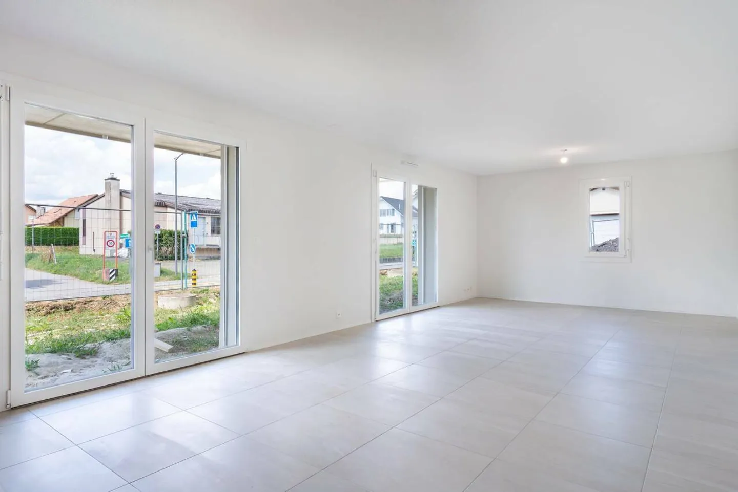 Sehr schöne neue 4,5-Zimmer-Wohnung mit Garten - Foto 3 von 13