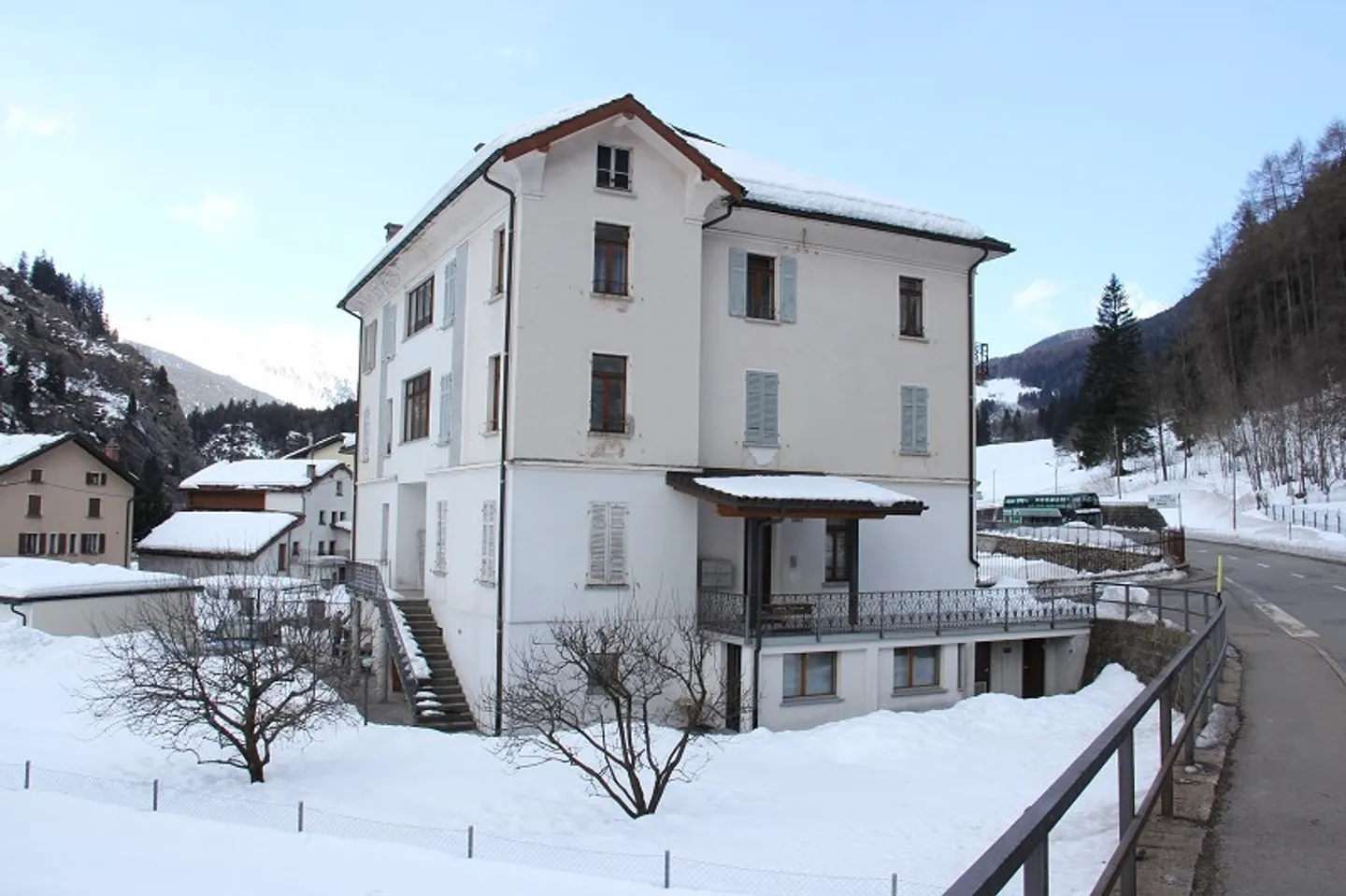 Maison de 4 familles avec jardin, grotte, studio et belle vue - Photo 2 sur 10