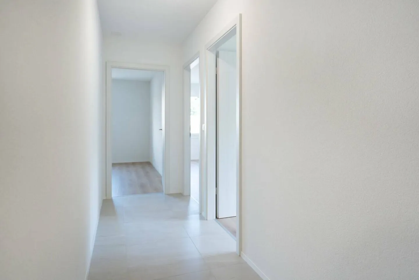 Sehr schöne neue 4,5-Zimmer-Wohnung mit Garten - Foto 10 von 13