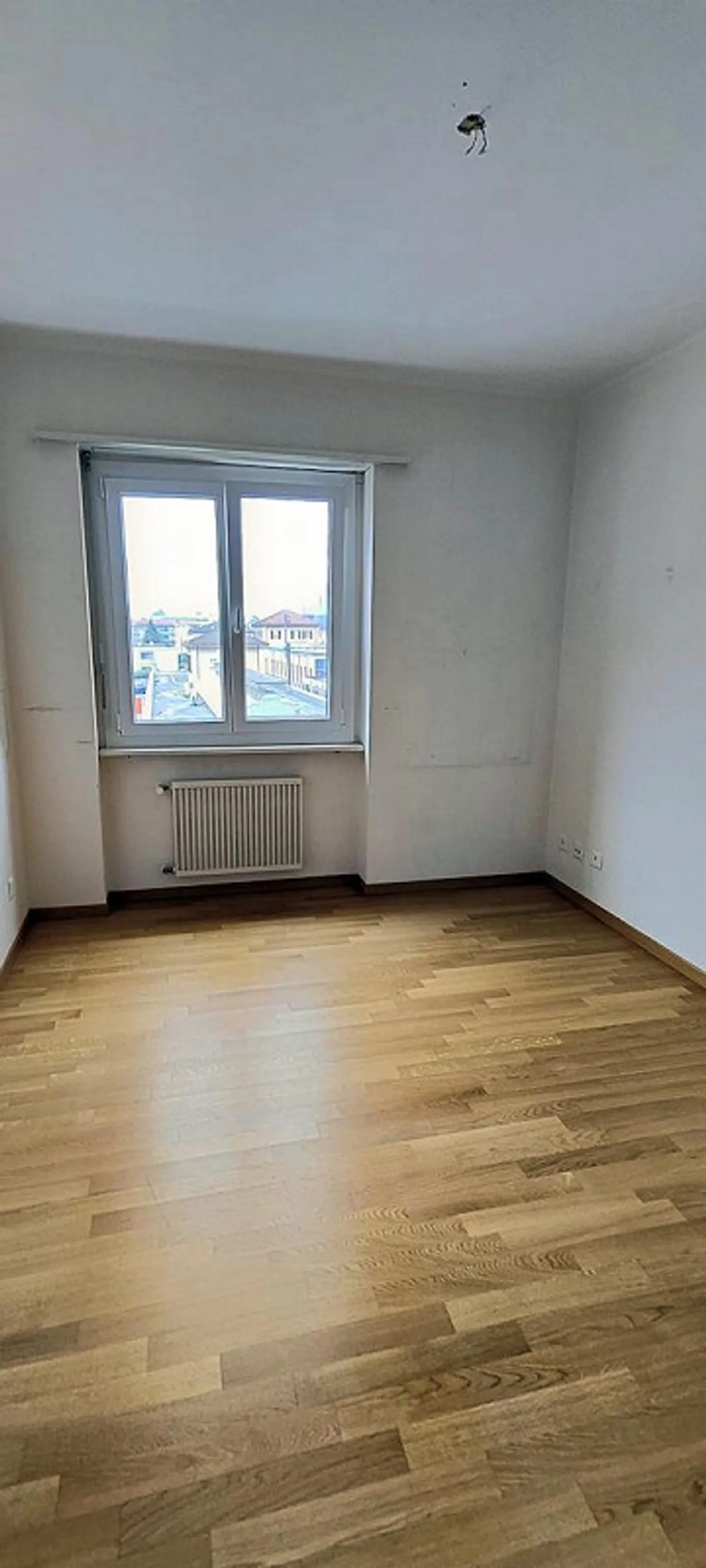 Bellissimo appartamento di 3,5 stanze con vista panoramica ad Agno - Foto 4 di 7