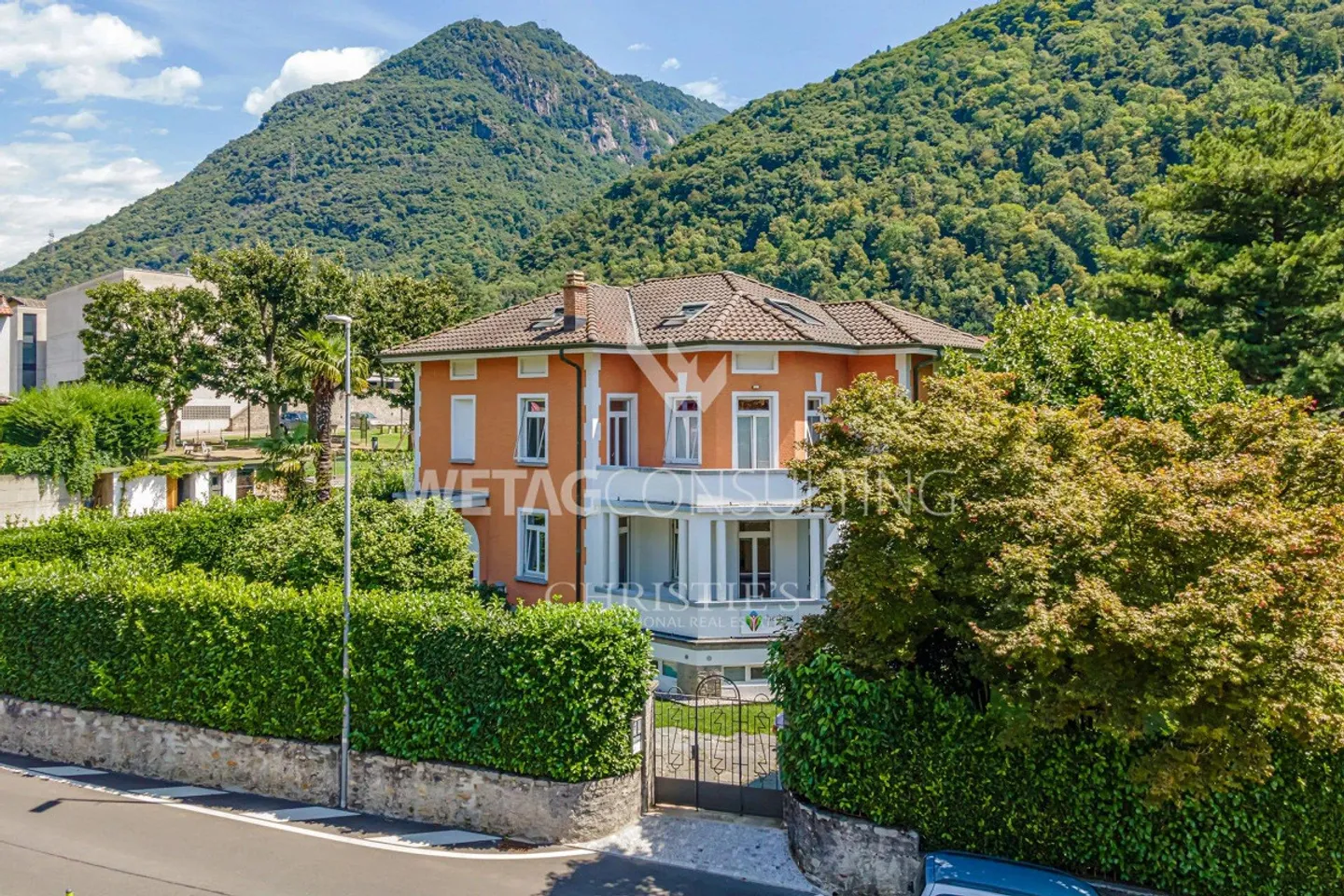 Villa storica completamente ristrutturata con grande giardino ad Arbe... - Foto 1 di 12