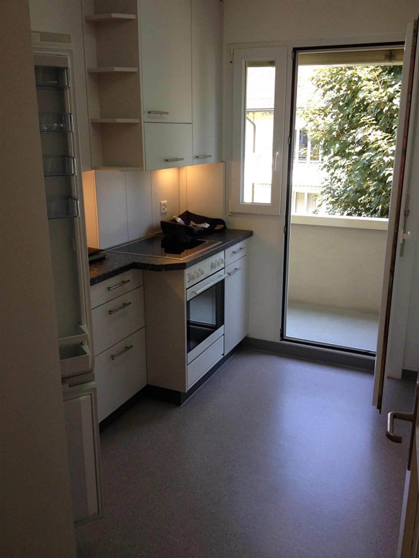 Günstige, einfache Wohnung im Weinbergliquartier zu vermieten - Foto 2 von 3