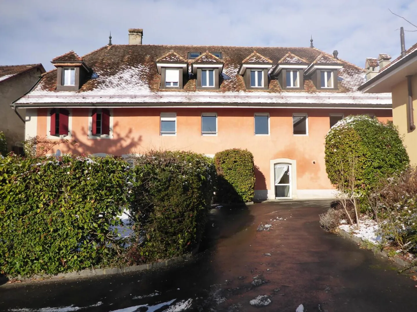 Appartement penthouse charmant avec 4,5 pièces et un espace intermédiaire - Photo 1 sur 9