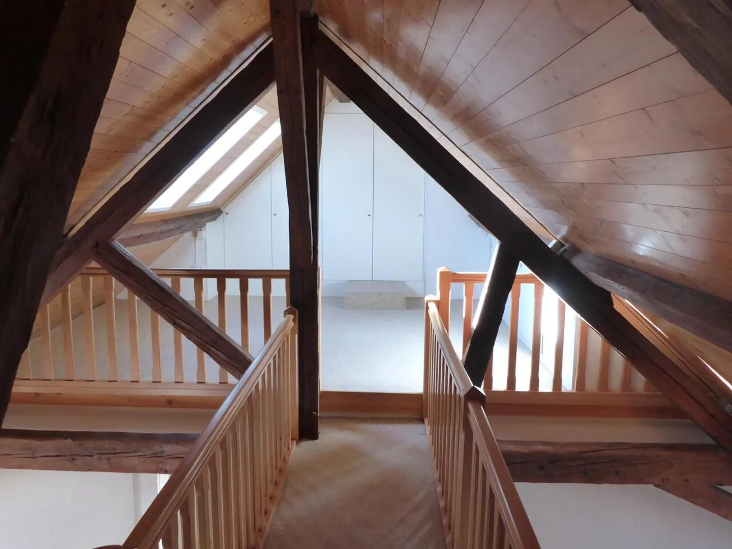 Appartement penthouse charmant avec 4,5 pièces et un espace intermédiaire - Photo 6 sur 9