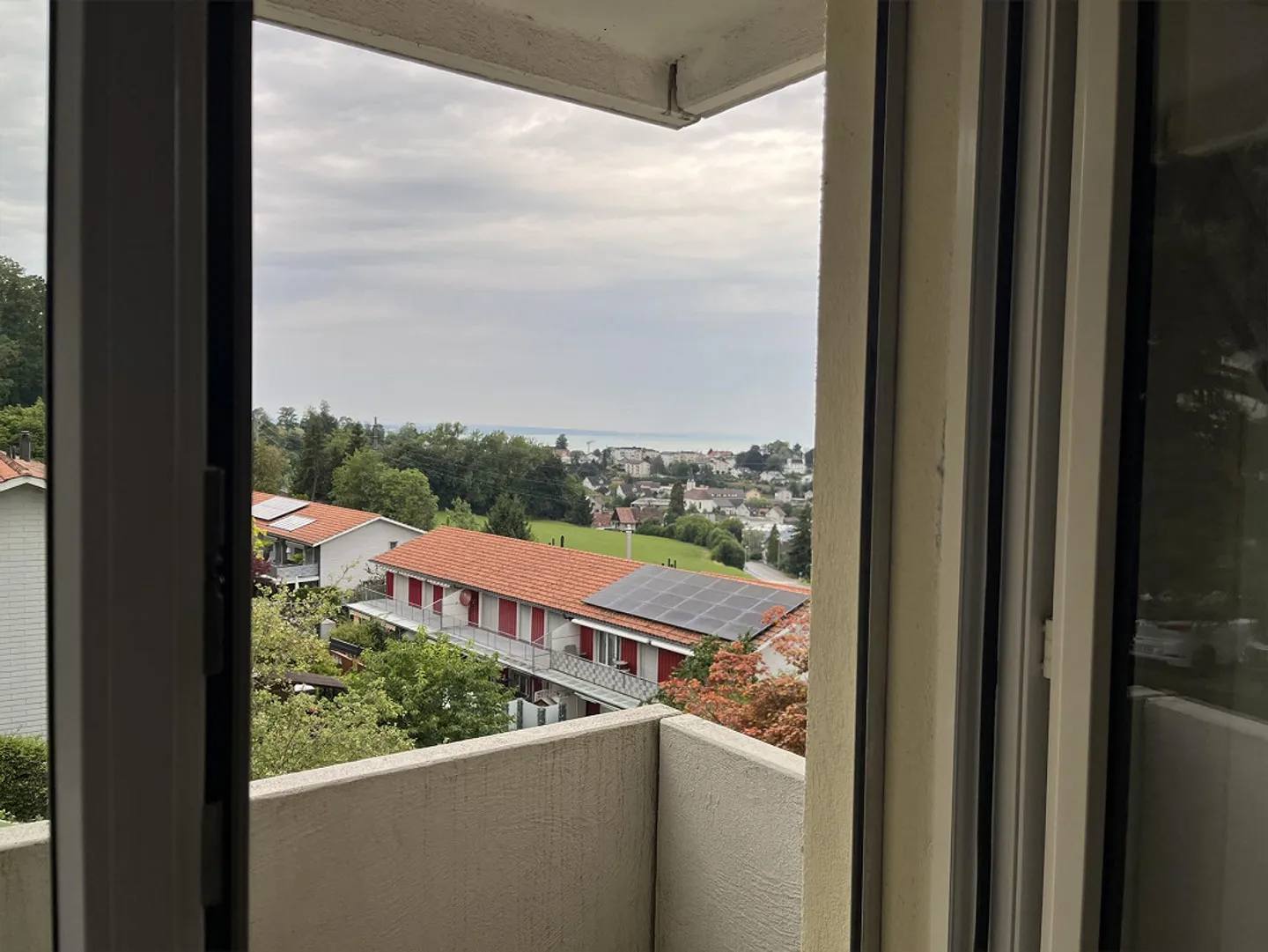 3.5 Room Apartment - Photo 2 of 9