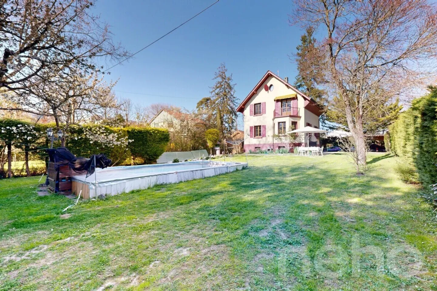 Bella casa indipendente con piscina, perfettamente situata - Foto 4 di 13