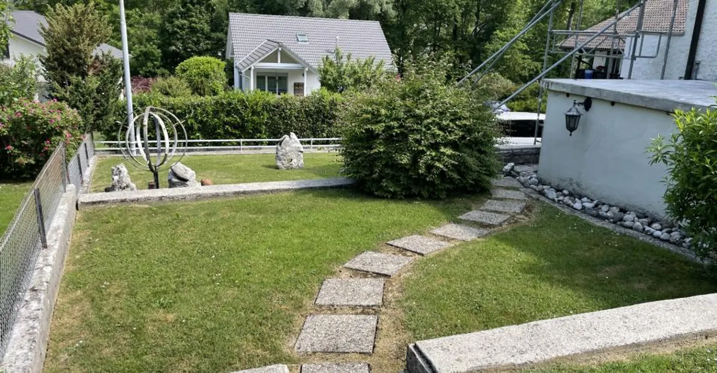Vielseitiges Mehrfamilienhaus - Foto 3 von 24