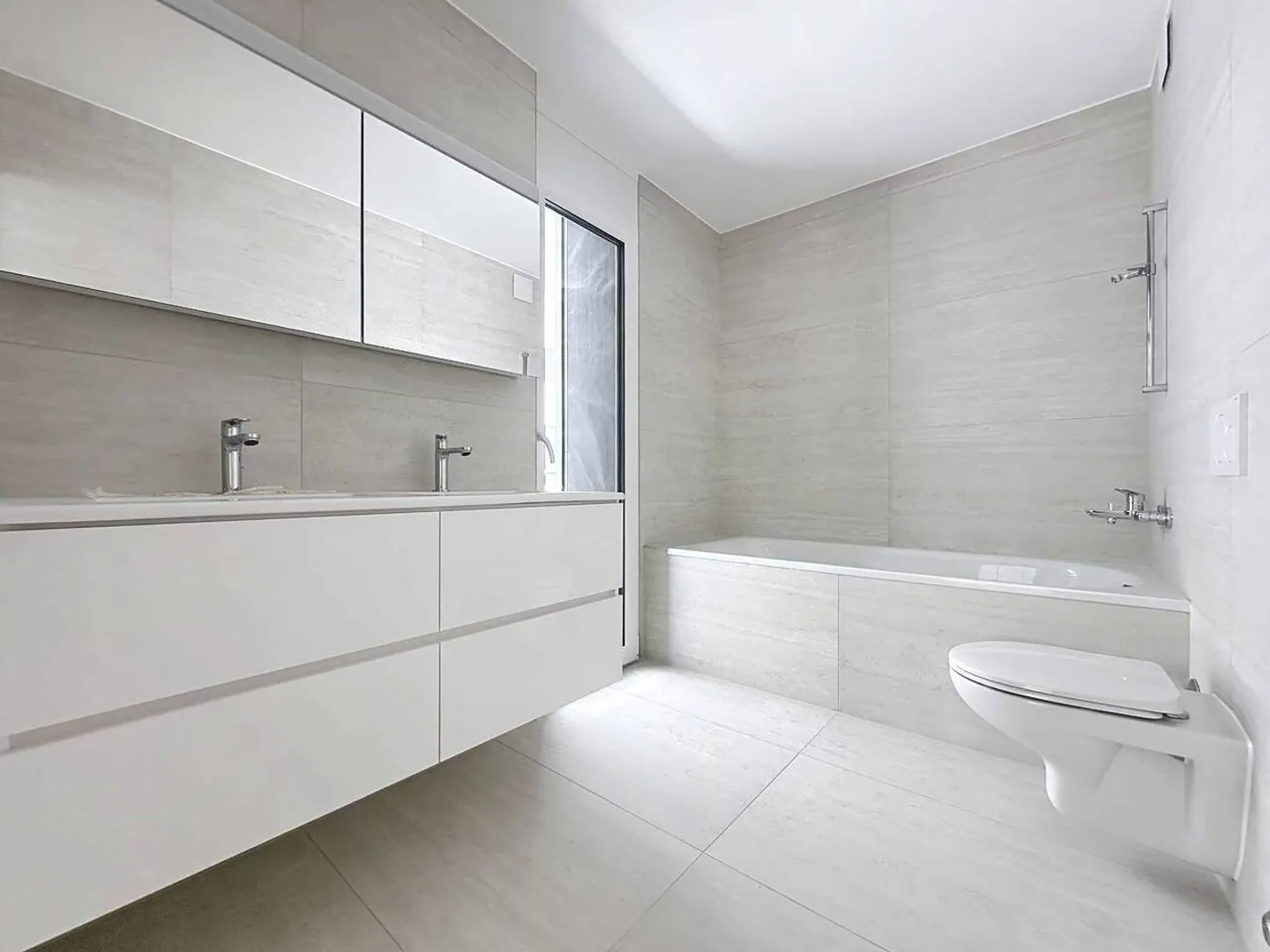 Luxurious 4.5 room apartment with covered balcony of 76m2 - Photo 6 of 13