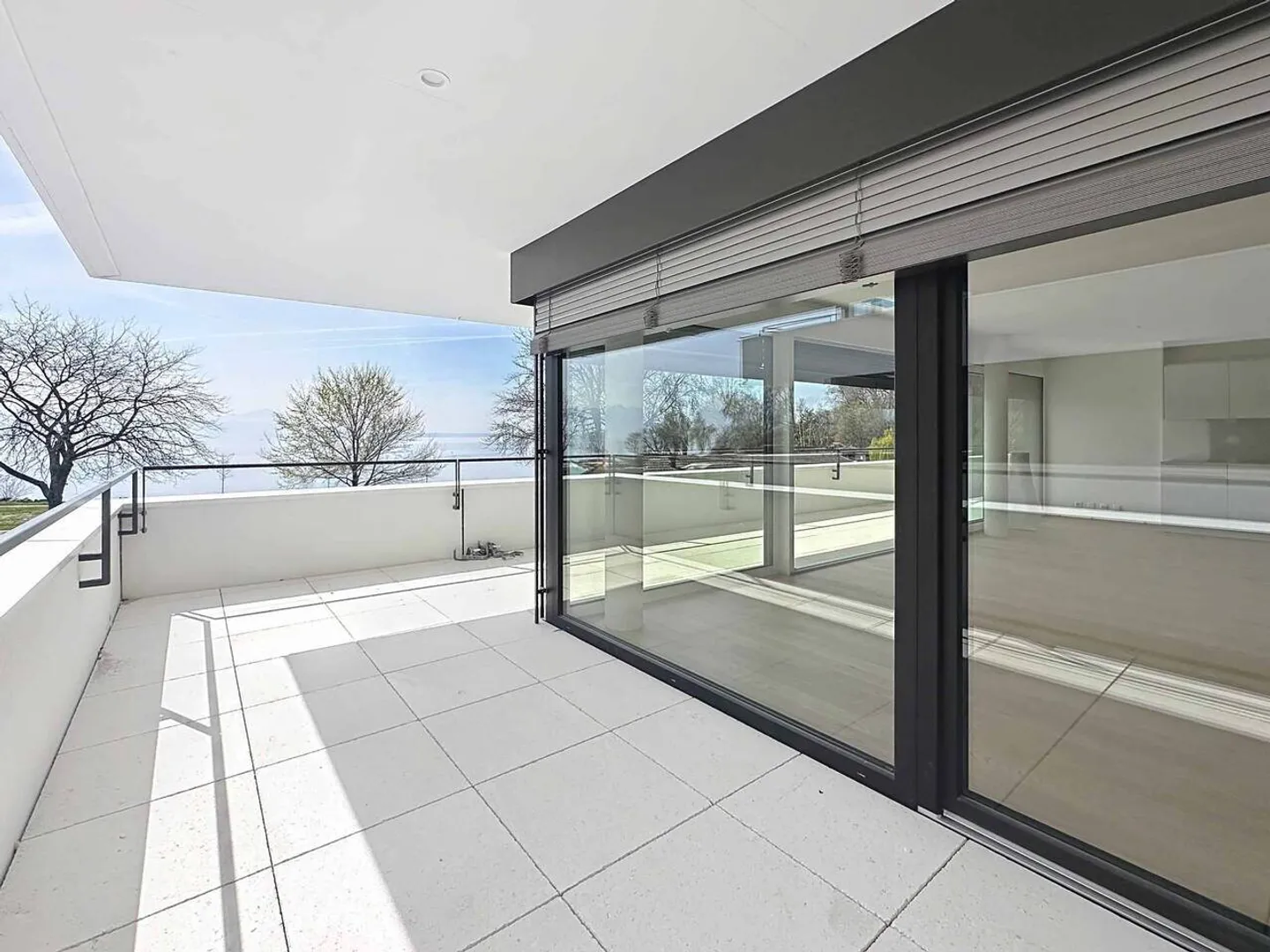 Luxurious 4.5 room apartment with covered balcony of 76m2 - Photo 7 of 13