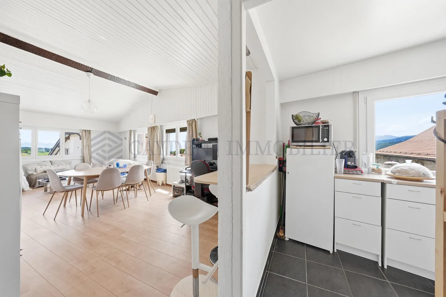 Charming Attic Apartment - Photo 7 of 15