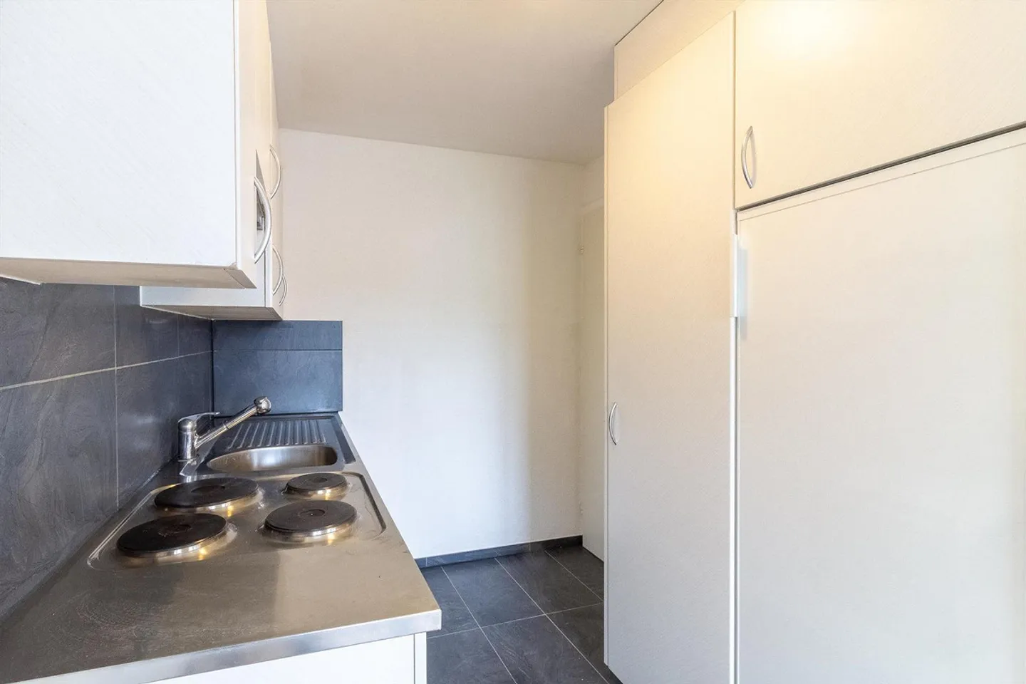 Spacious 4½ room apartment in a central and quiet location - Photo 2 of 7