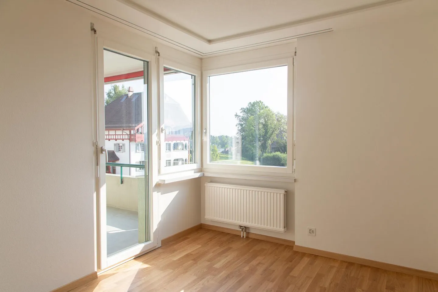 Modern, light-flooded apartment with mountain view - Photo 6 of 9