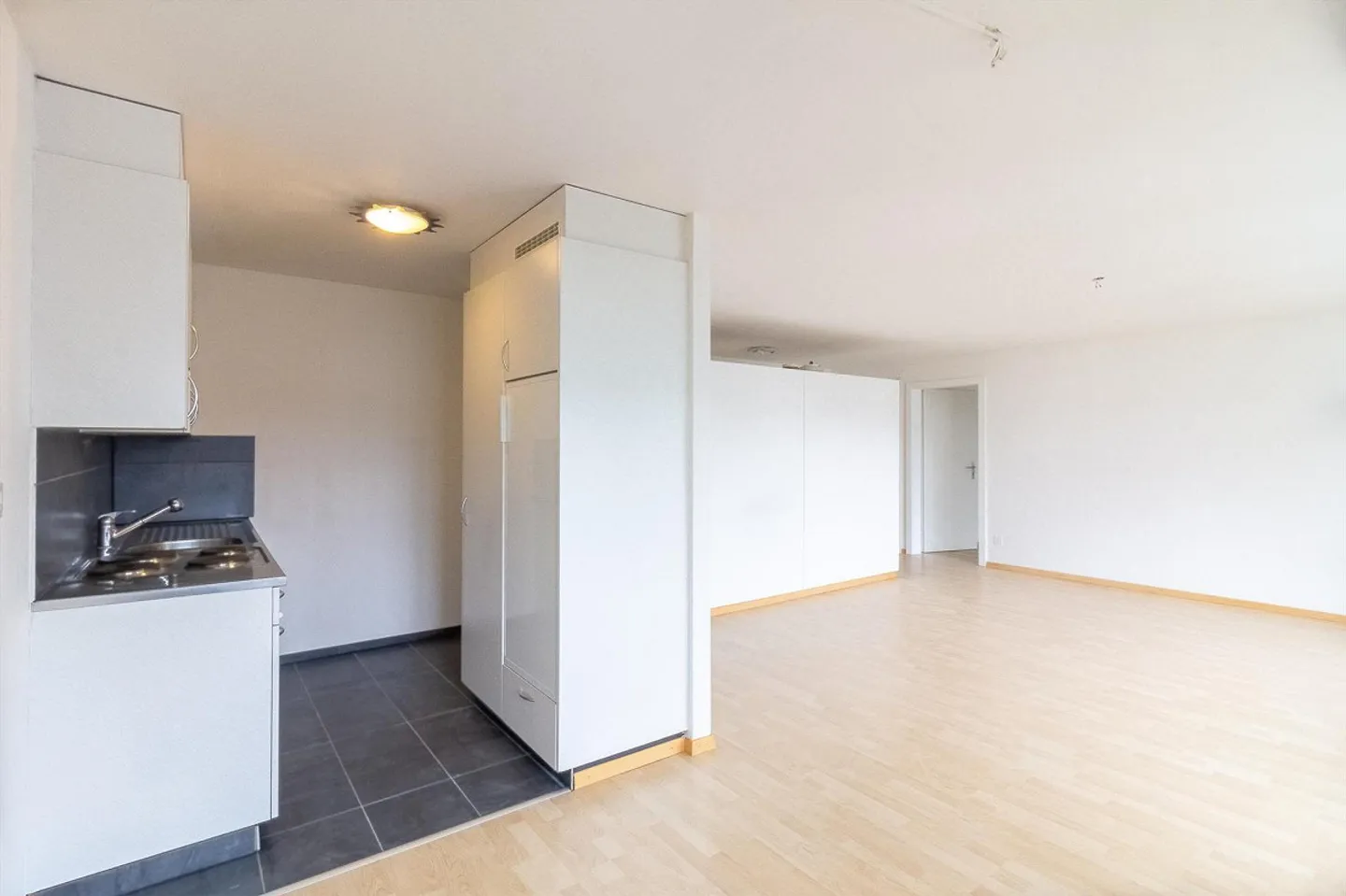Spacious 4½ room apartment in a central and quiet location - Photo 1 of 7