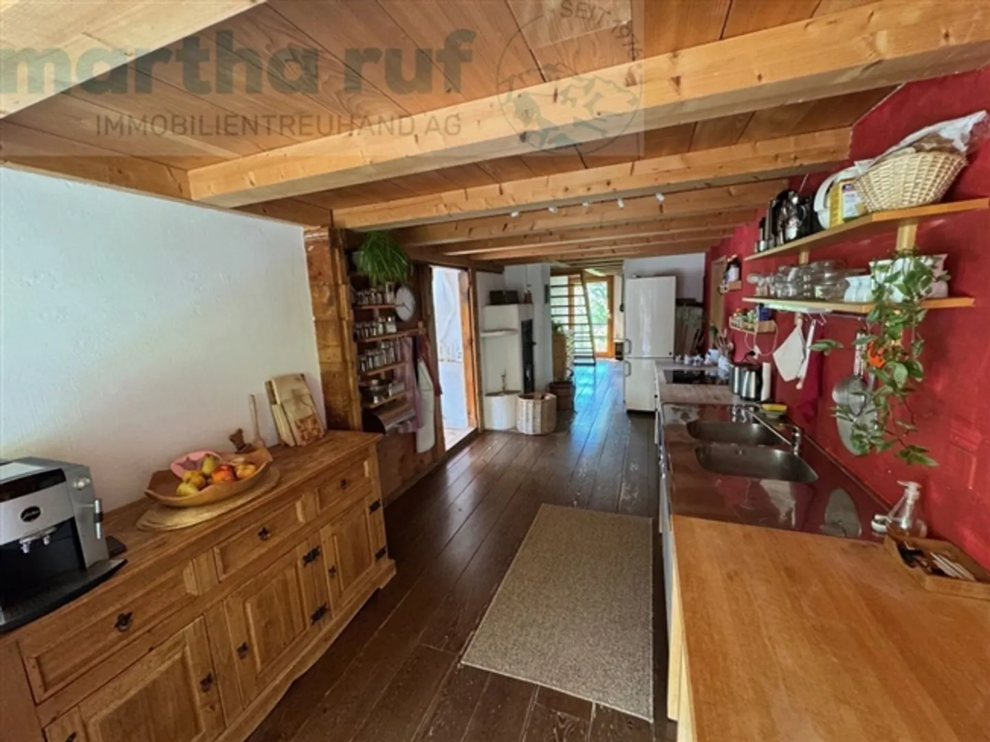 Chalet de vacances avec appartement de 4,5 pièces, studio et vue sur les montagnes - Photo 8 sur 19