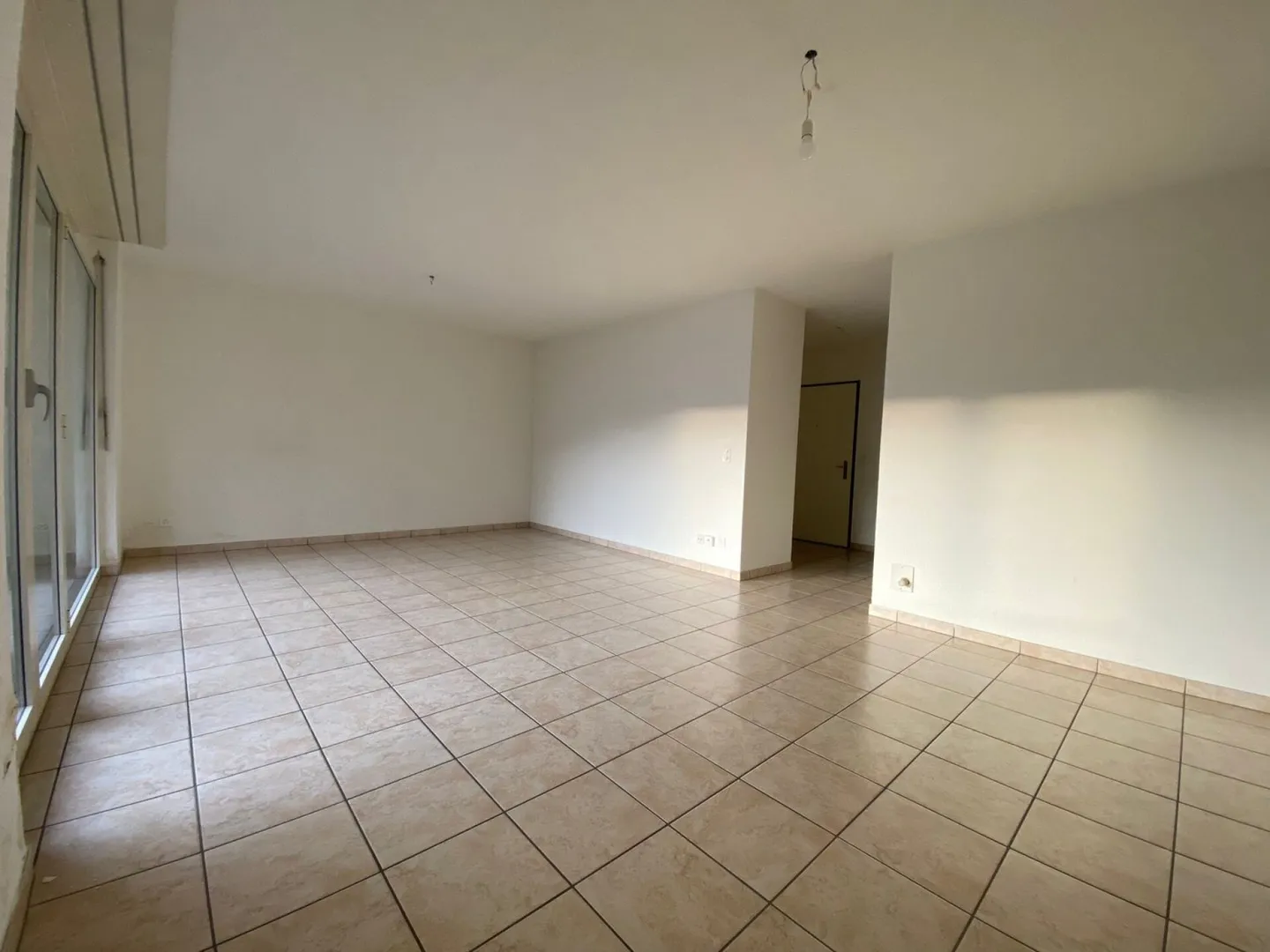 Affitto appartamento 4.5 locali - Giubiasco - Foto 1 di 7