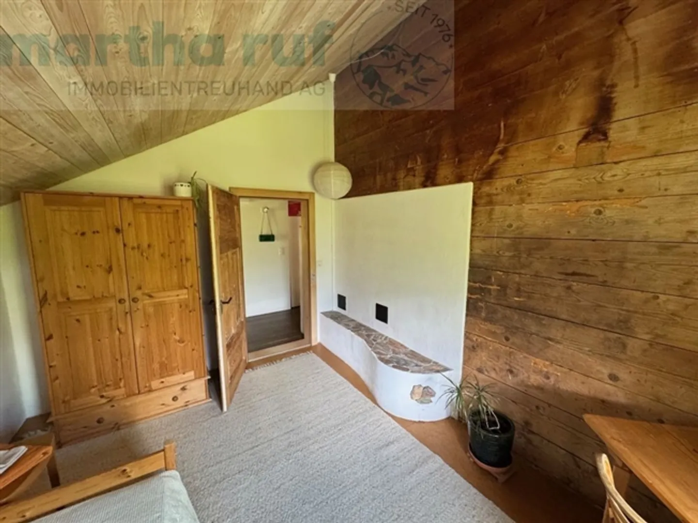 Chalet de vacances avec appartement de 4,5 pièces, studio et vue sur les montagnes - Photo 13 sur 19