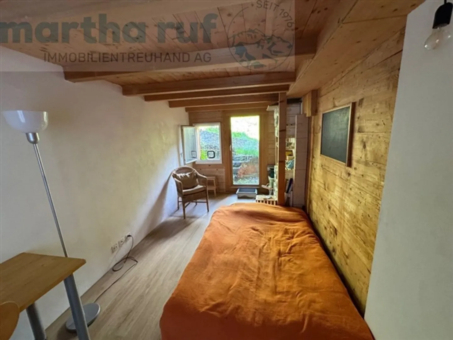 Chalet de vacances avec appartement de 4,5 pièces, studio et vue sur les montagnes - Photo 14 sur 19