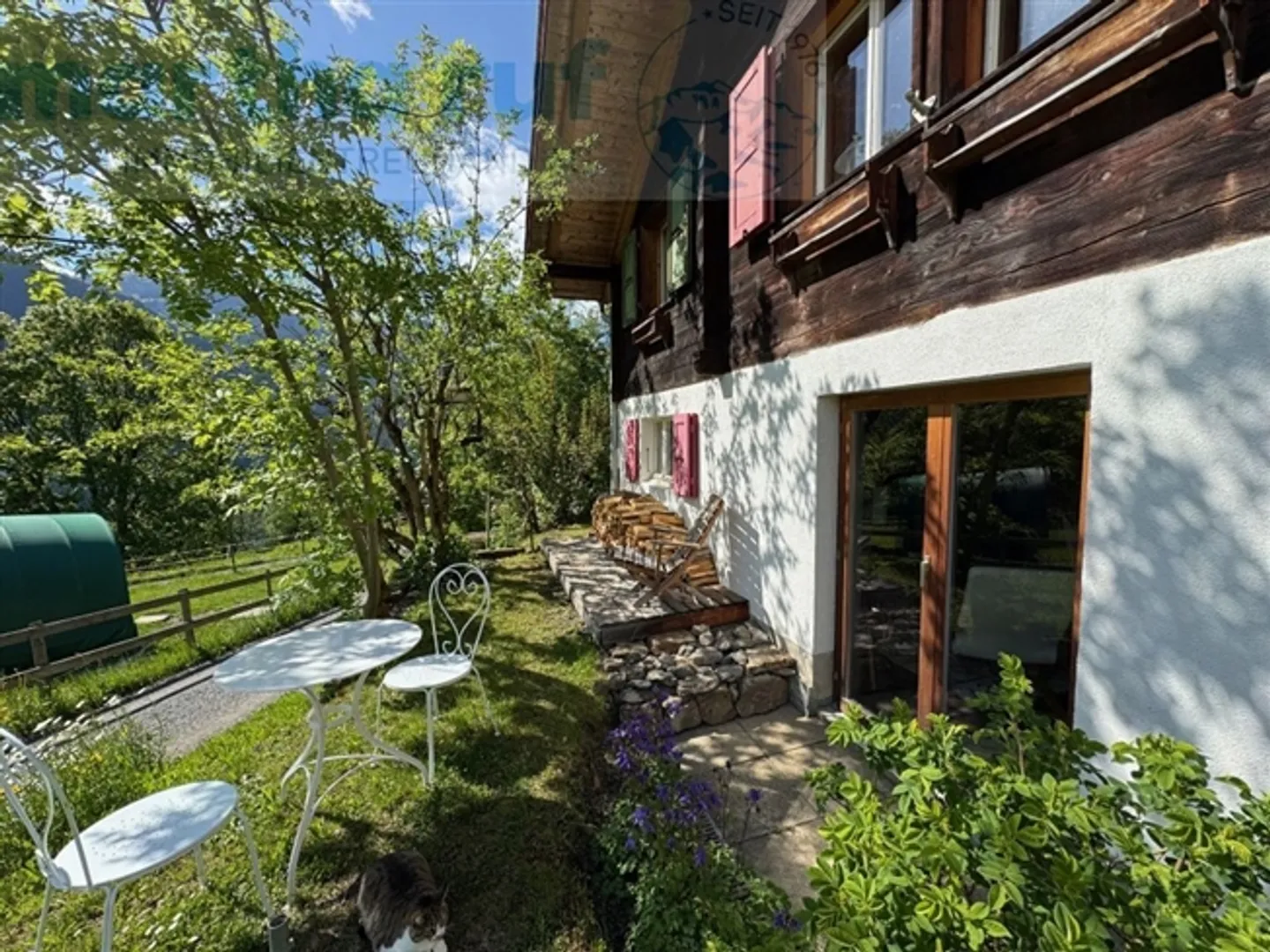 Chalet de vacances avec appartement de 4,5 pièces, studio et vue sur les montagnes - Photo 19 sur 19