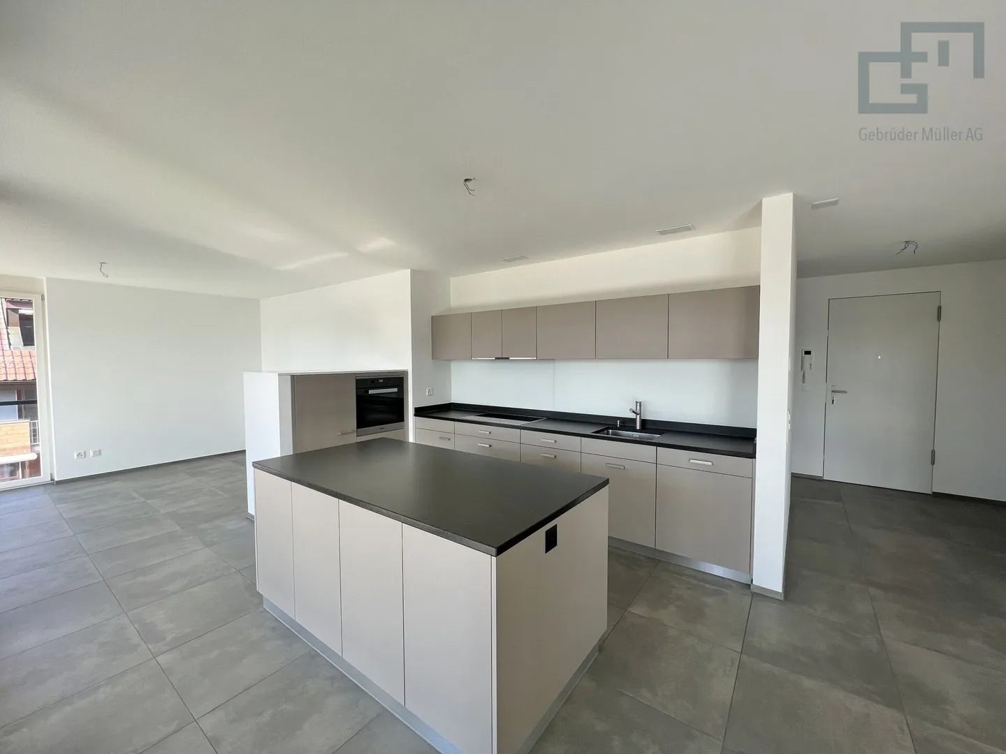 Quiet with exclusive living comfort! - Photo 5 of 10