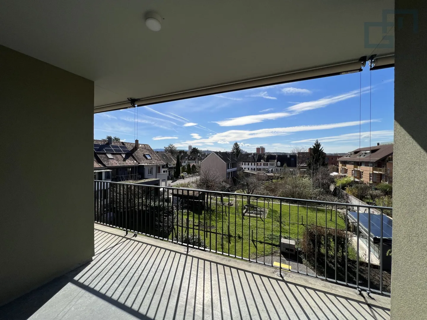 Quiet with exclusive living comfort! - Photo 6 of 10