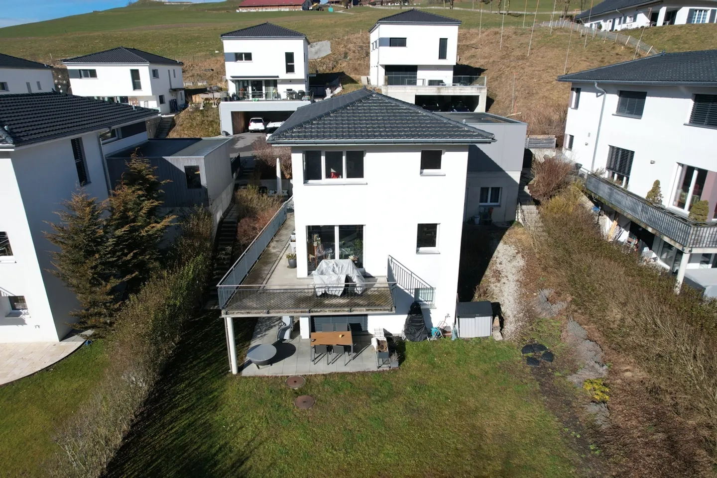 Charmante villa indipendente in zona tranquilla - Foto 2 di 9