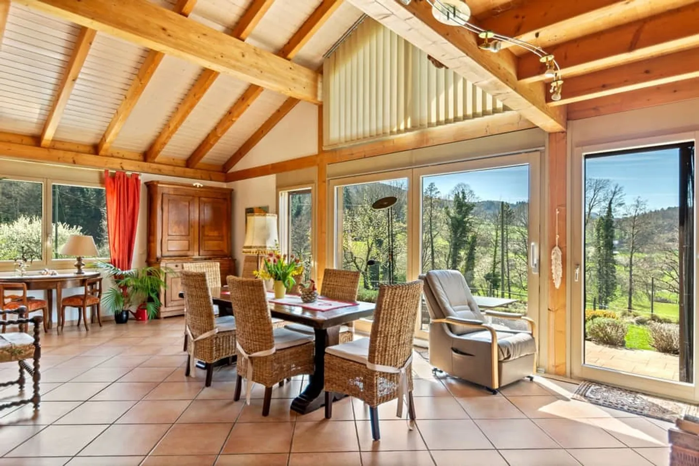 Bright family home with 6.5 rooms in Courtemautruy - Photo 2 of 13