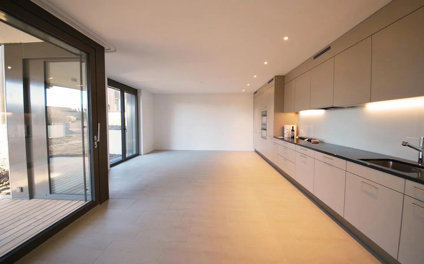 Modern 3.5-room apartment for rent in Dietlikon - Photo 2 of 10