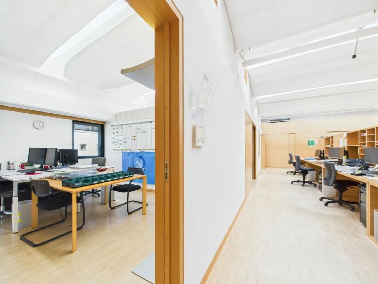 Commercial building with income, ideal for investment or personal use - Photo 3 of 16