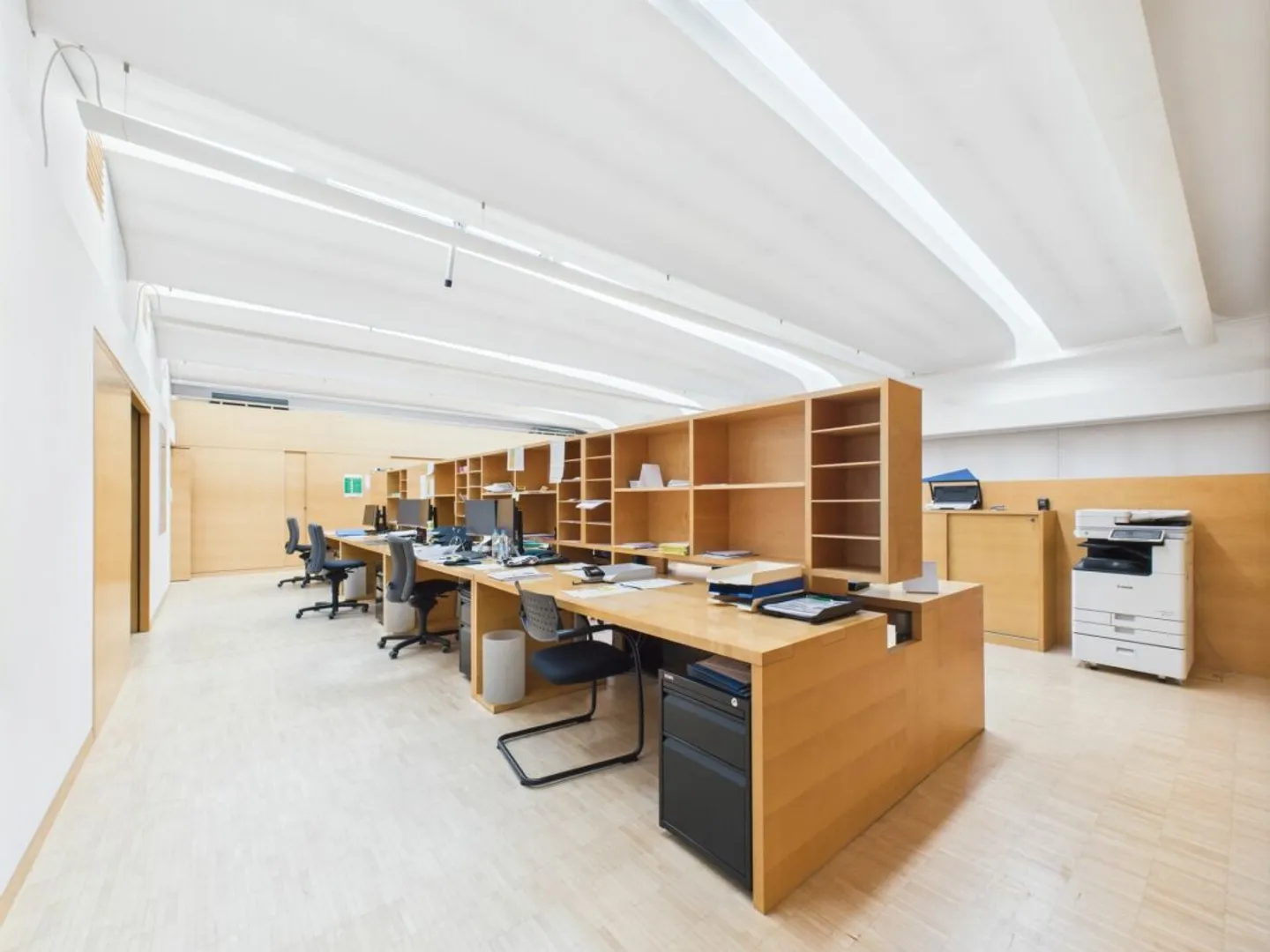 Commercial building with income, ideal for investment or personal use - Photo 5 of 16