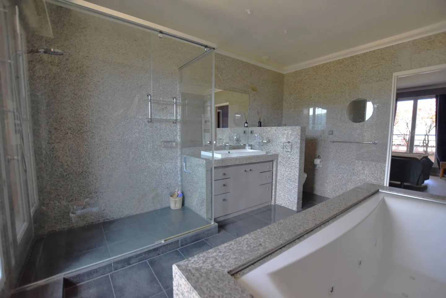 6-room apartment - Photo 9 of 11