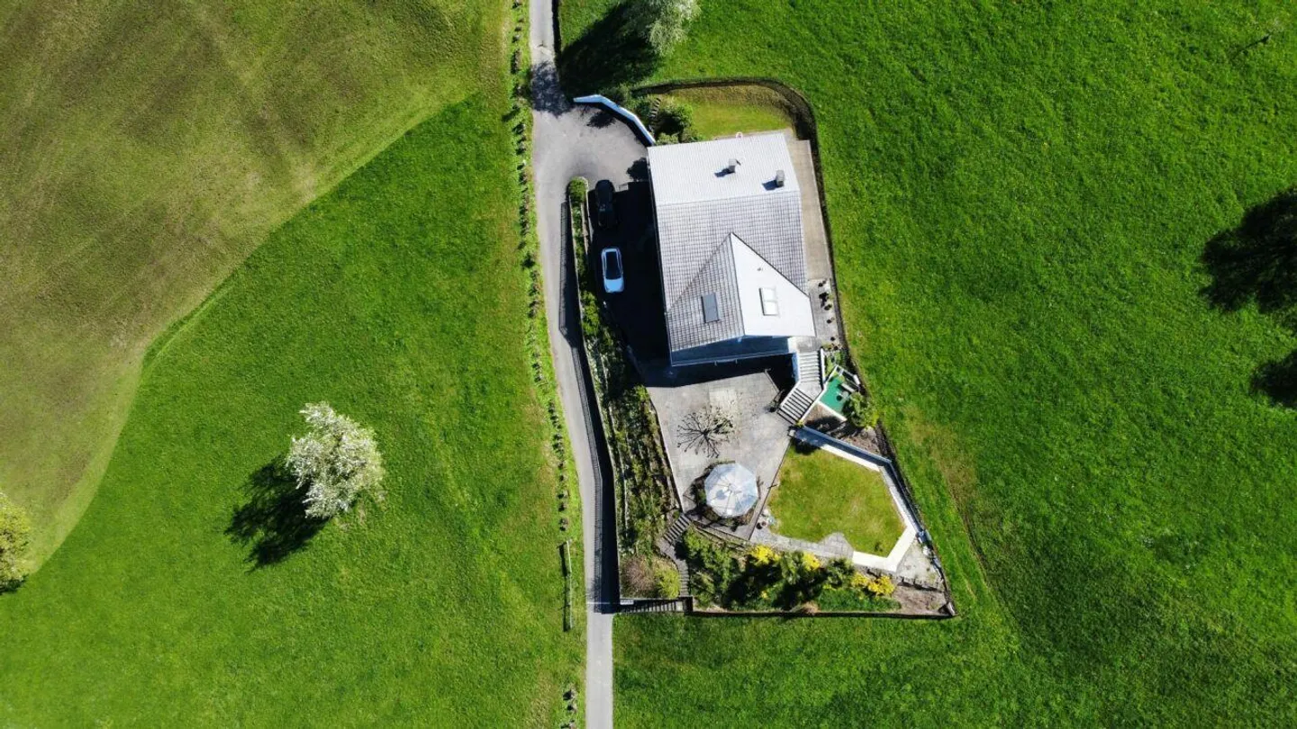 Proprietà esclusiva con vista lago non ostacolata - Foto 7 di 19