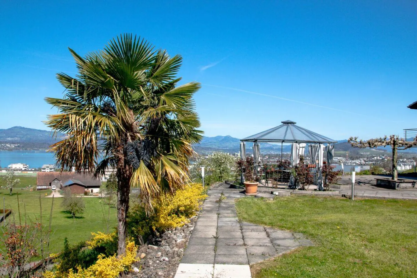 Proprietà esclusiva con vista lago non ostacolata - Foto 11 di 19