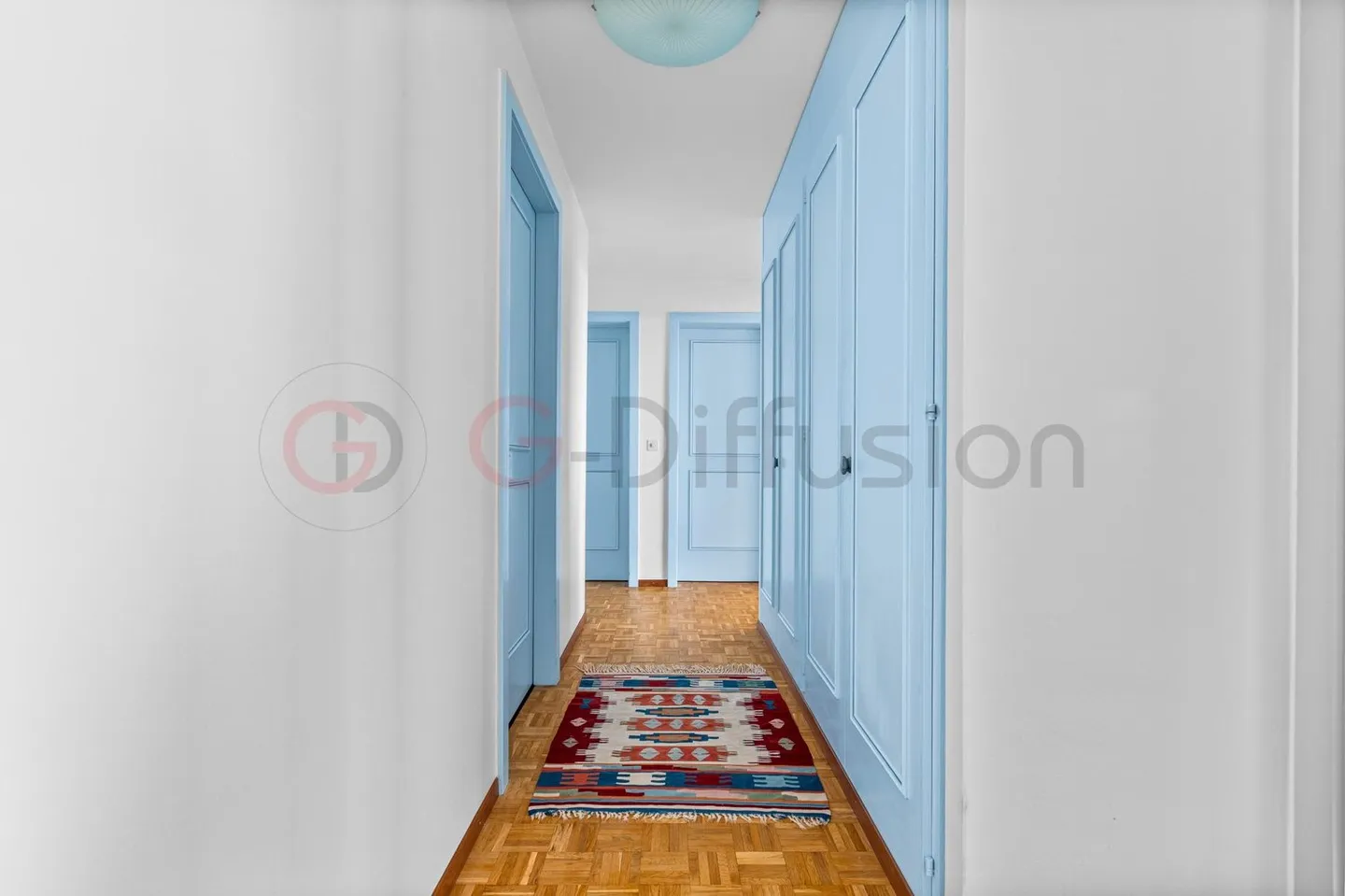 Spacious Apartment with Lake View - Photo 9 of 13