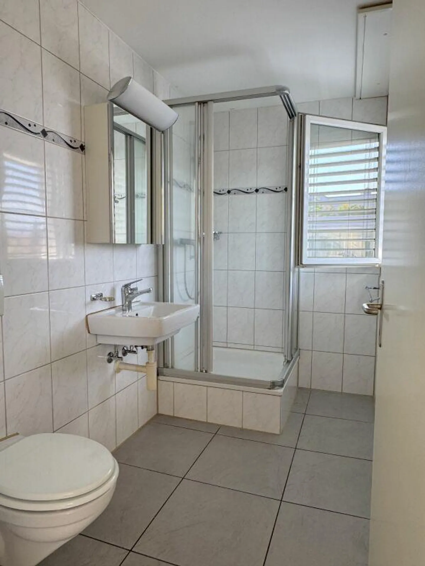 Geräumige Wohnung mit atemberaubender Aussicht - Foto 8 von 8