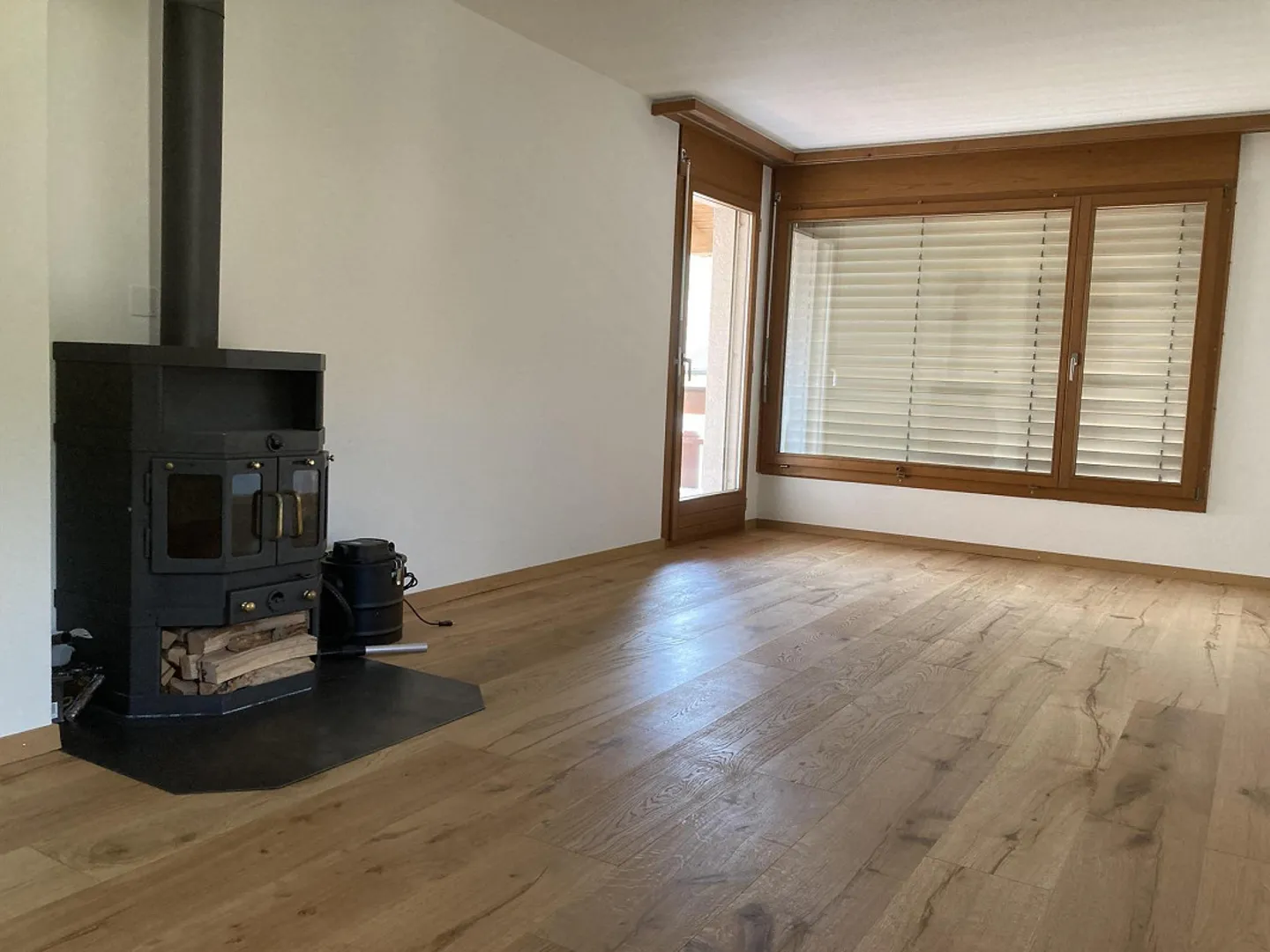 Spacious 2.5 room apartment with charm - Photo 1 of 7