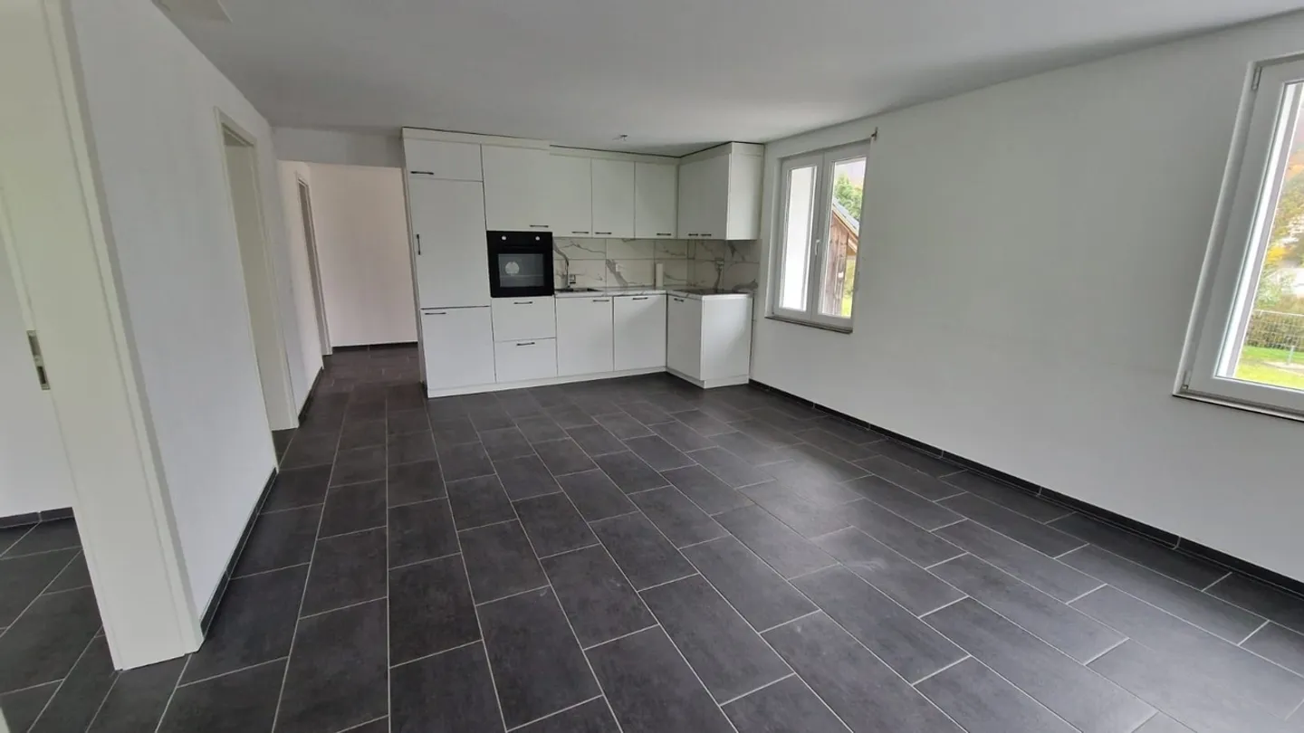 Appartamento 3.5 stanze soleggiato e ristrutturato a Holderbank - Foto 1 di 3
