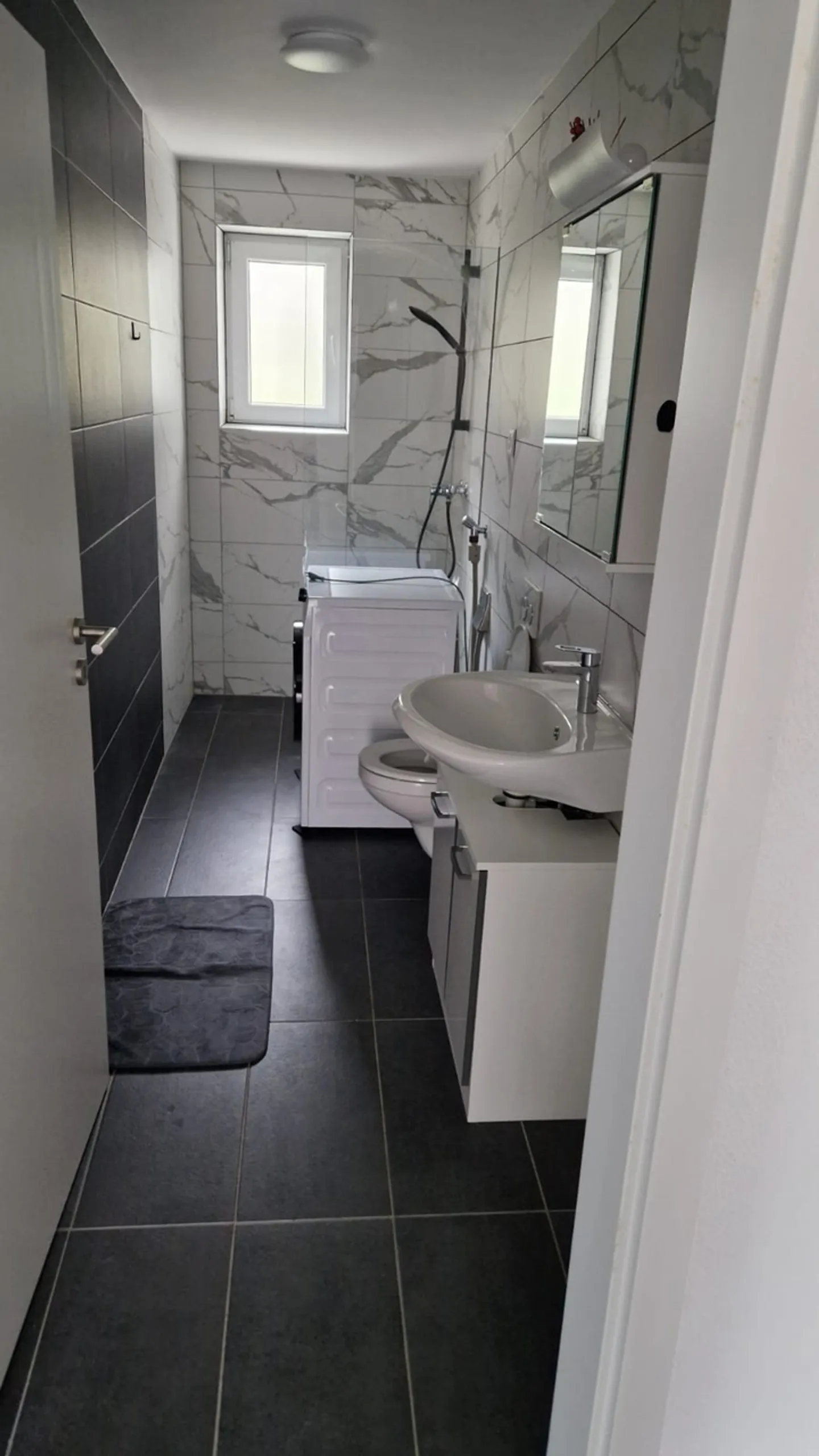 Appartamento 3.5 stanze soleggiato e ristrutturato a Holderbank - Foto 3 di 3