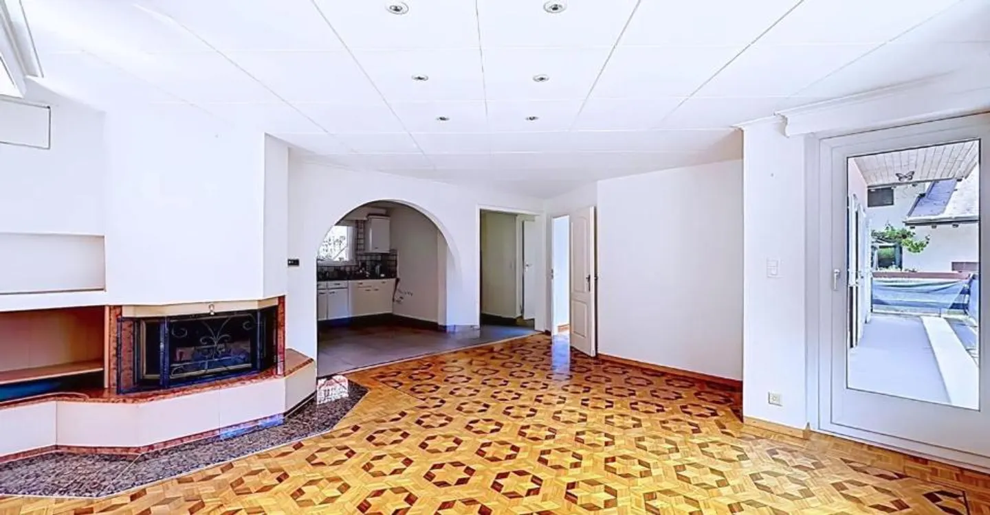 En exclusivité - Appartement de 7 pièces avec jardin - Photo 3 of 11